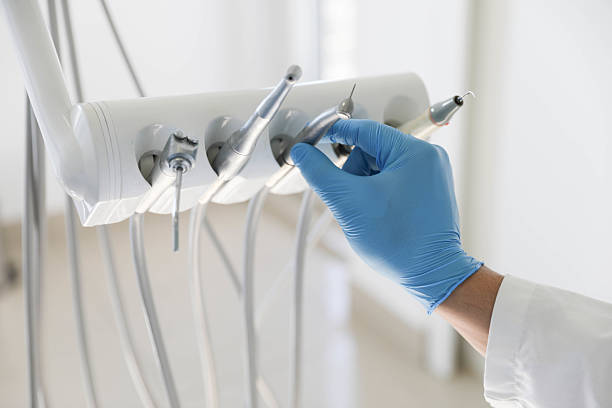 Professional Emergency Dentist technician working in Paris, KY